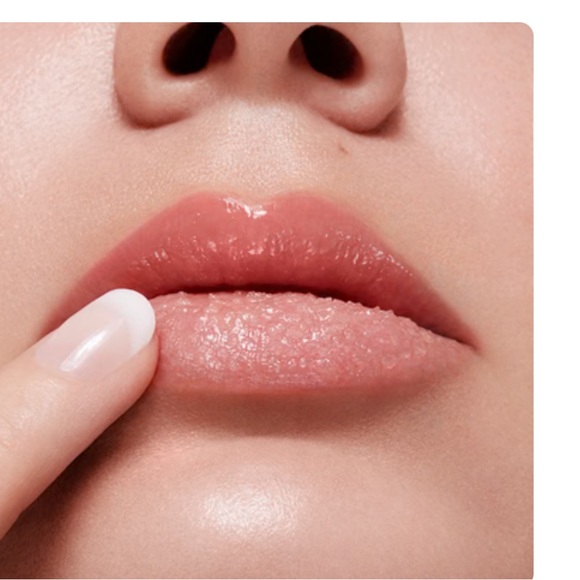 NWT KYLIE SKIN LIP SCRUB - Picture 6 of 6